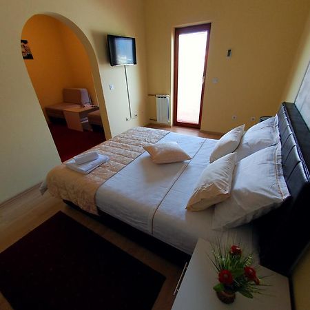 Hotel Arizona Sarajevo Lukavica Εξωτερικό φωτογραφία