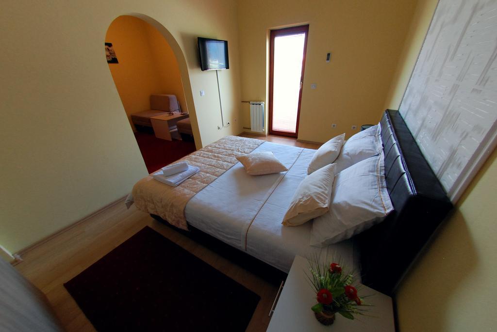 Hotel Arizona Sarajevo Lukavica Εξωτερικό φωτογραφία