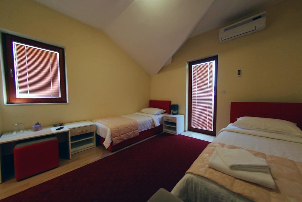 Hotel Arizona Sarajevo Lukavica Εξωτερικό φωτογραφία